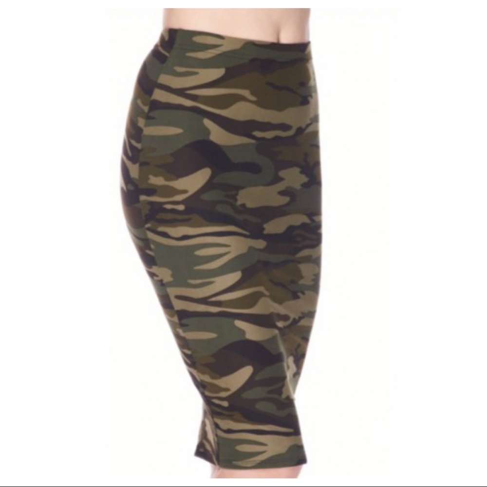 ✨LAST ONE✨Camouflage print pencil skirt - Picture 3 of 5